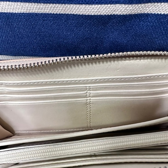 COACH Daisy Patchwork Emma Blue & White Tote w/ Matching Wallet - Picture 12 of 15